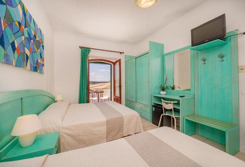 اتاق استاندارد سه تخته با بالکن, Marinaro