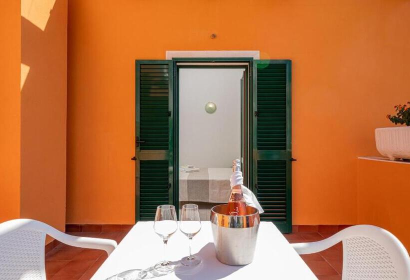 اتاق لوکس, Marinaro