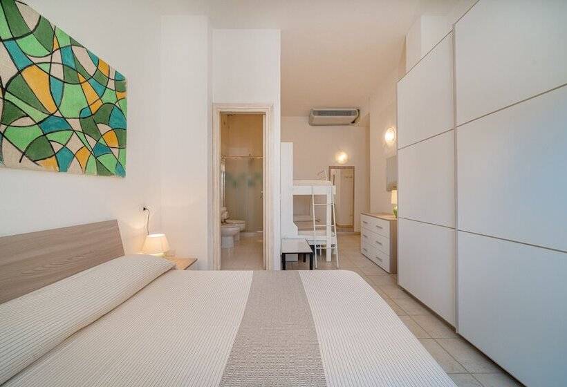 اتاق خانوادگی, Marinaro