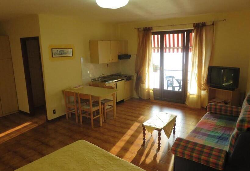 Standard studio with lake view, Merano