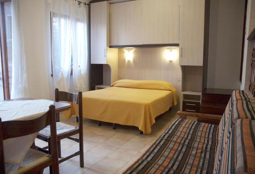 Standard studio with lake view, Merano