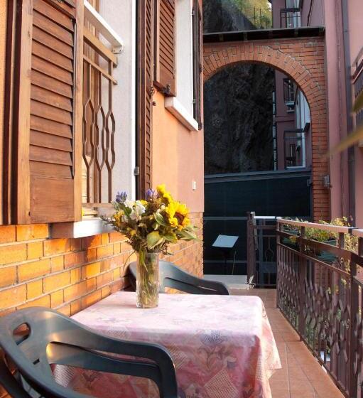 Standard studio with lake view, Merano