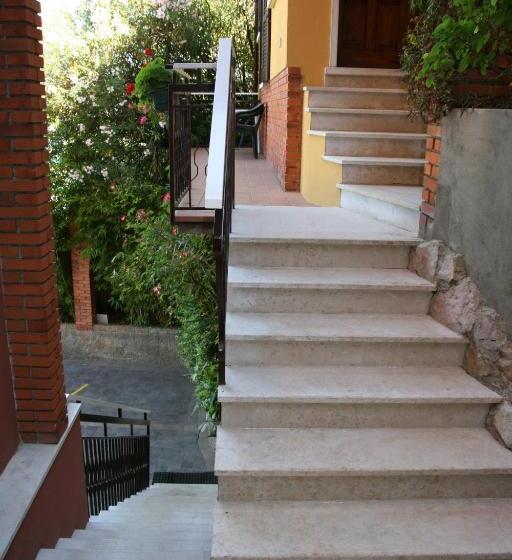 Standard studio with lake view, Merano