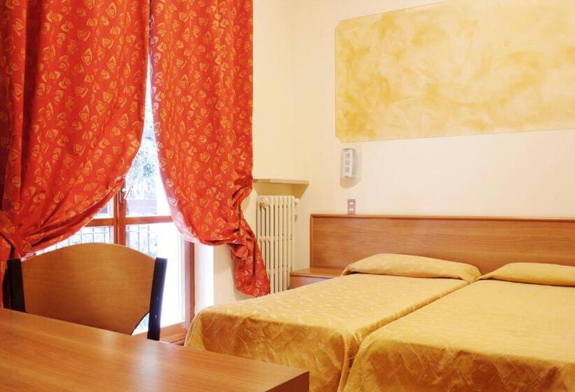 이코노미 룸, Merano