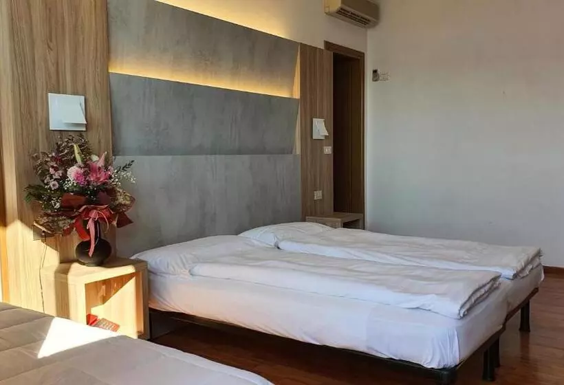 スタンダード４人部屋, Merano