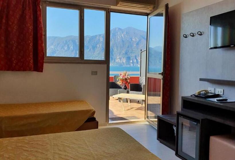 4인용 스탠다드 룸, Merano