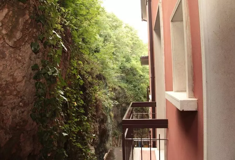 エコノミールーム, Merano