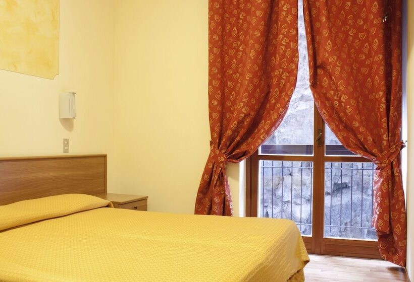اتاق اکونومی, Merano