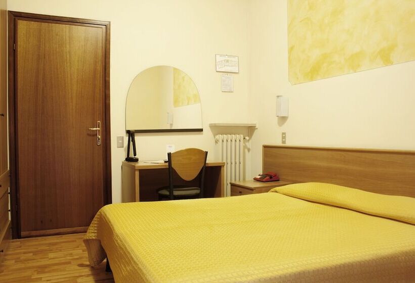 이코노미 룸, Merano