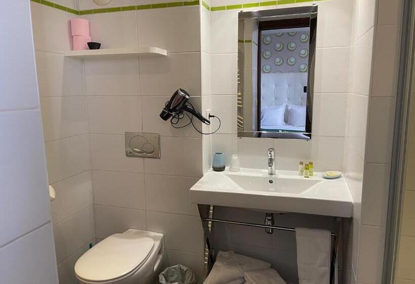 غرفة كومفورت, Mirano