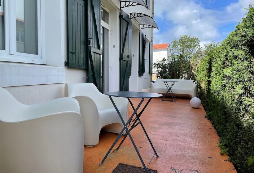 غرفة قياسية لذوى الاحتياجات الخاصة, Mirano