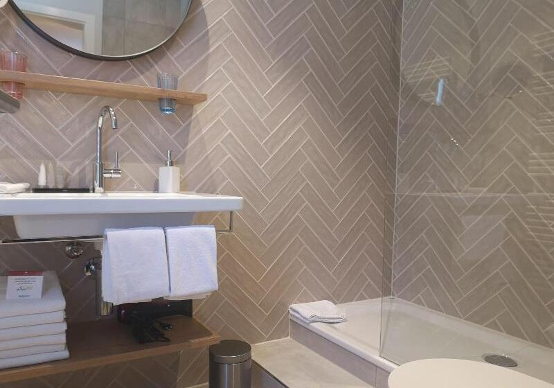 带山景的复式房间, Parkhotel Schoenegg