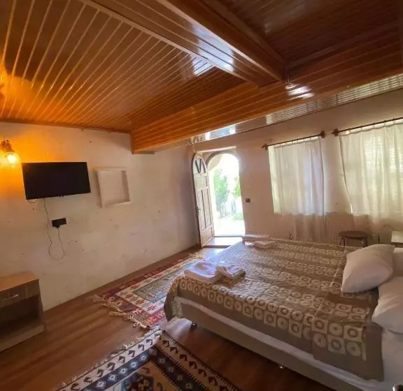 Classic Kolmen Hengen Huone, Peri Cave