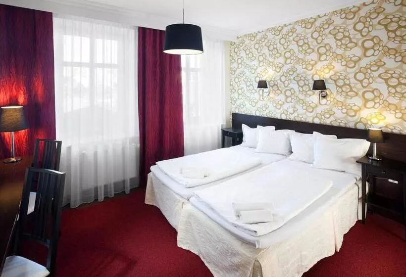 اتاق استاندارد سه نفره, Pytloun Wellness Travel