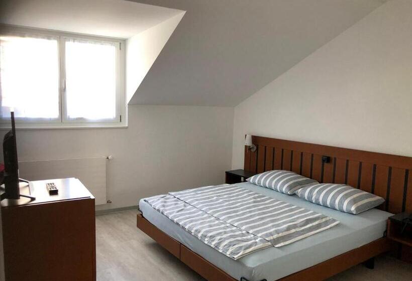 Номер Стандарт, Restaurant Passage