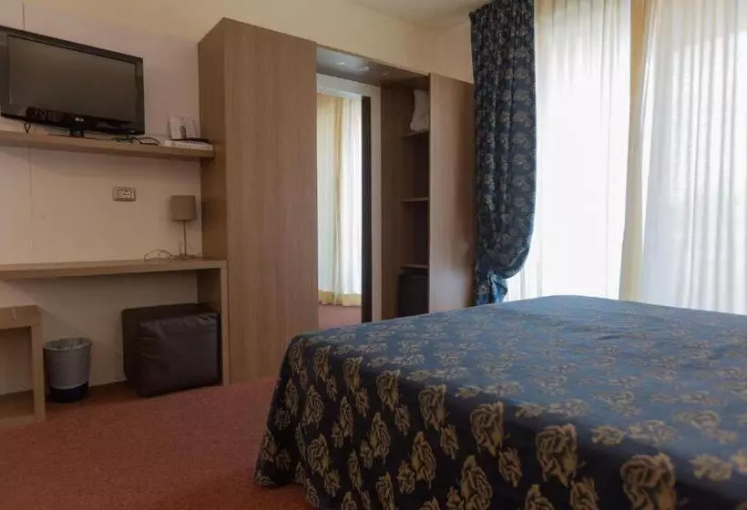 اتاق استاندارد با چشم‌انداز دریاچه, Ristorante Al Fiore