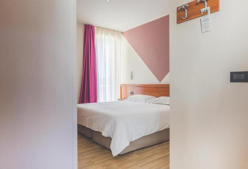 이코노미 룸, Ristorante Al Fiore