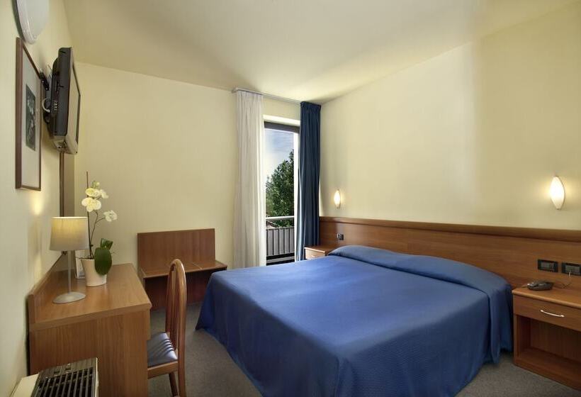 이코노미 룸, Ristorante Al Fiore