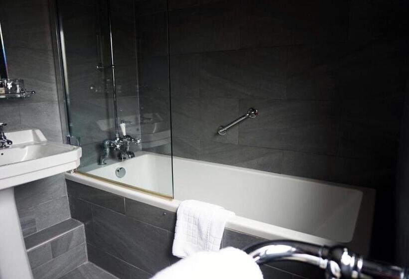 غرفة قياسية, The Penny Farthing