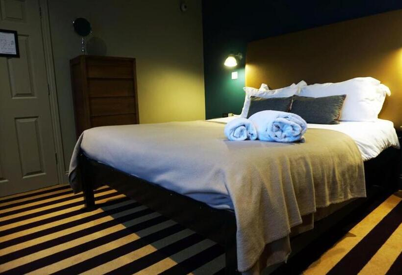 غرفة قياسية, The Penny Farthing