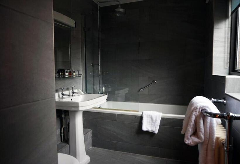 غرفة قياسية, The Penny Farthing