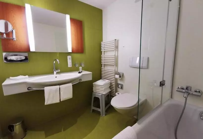 山の見えるスーペリアルーム, Parkhotel Schoenegg