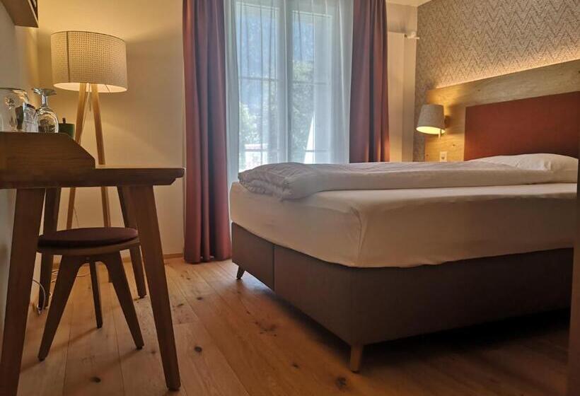 豪华单人间, Parkhotel Schoenegg