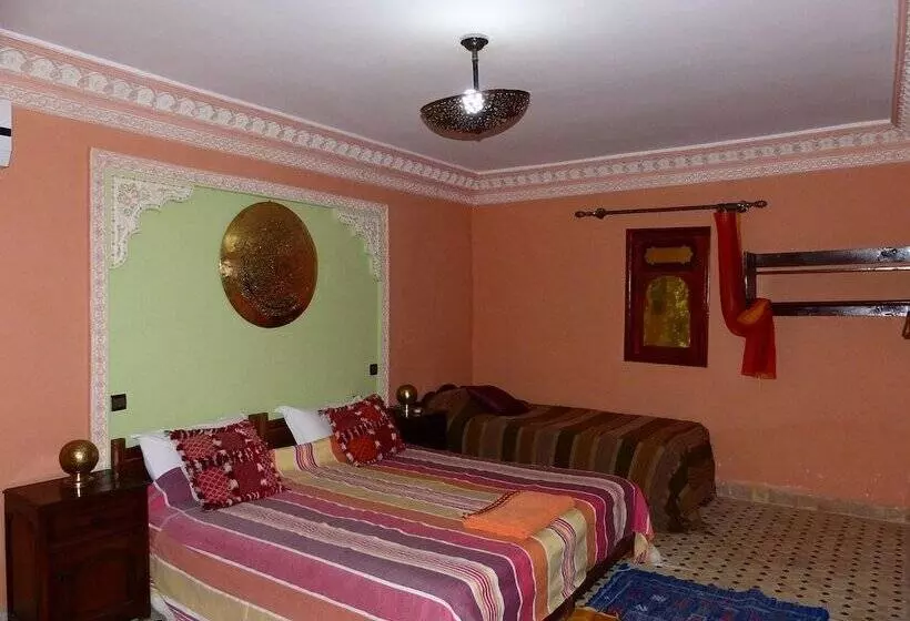 اتاق سوپریور چهار تخته, Riad Oussagou