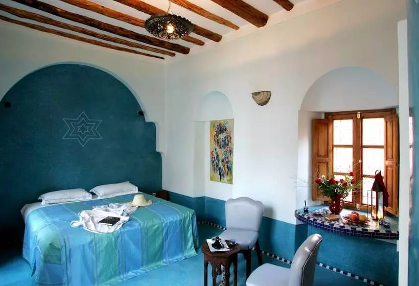 سوییت, Riad Twilight