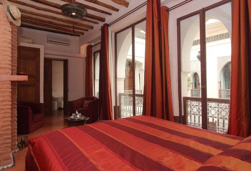 سوییت, Riad Twilight