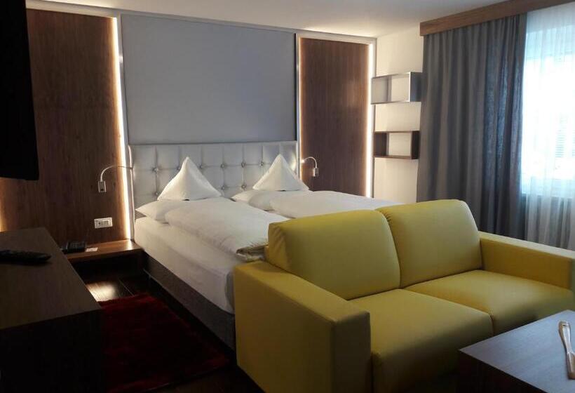 스위트, Ruster Resort