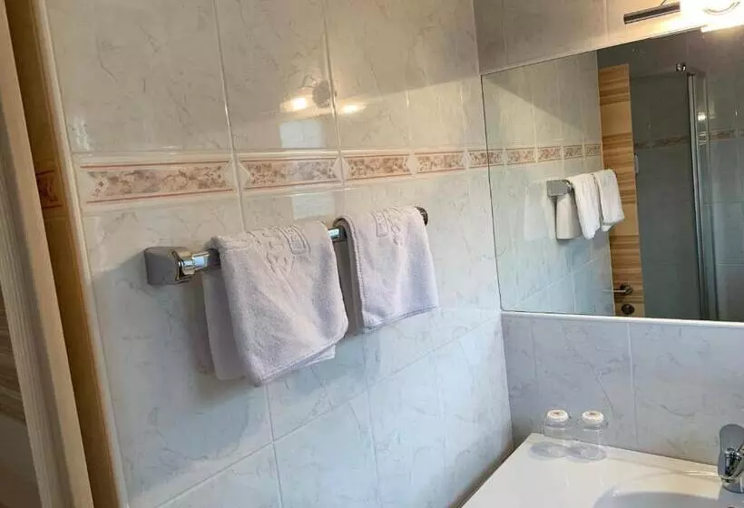 Standard Studio, Ruster Resort