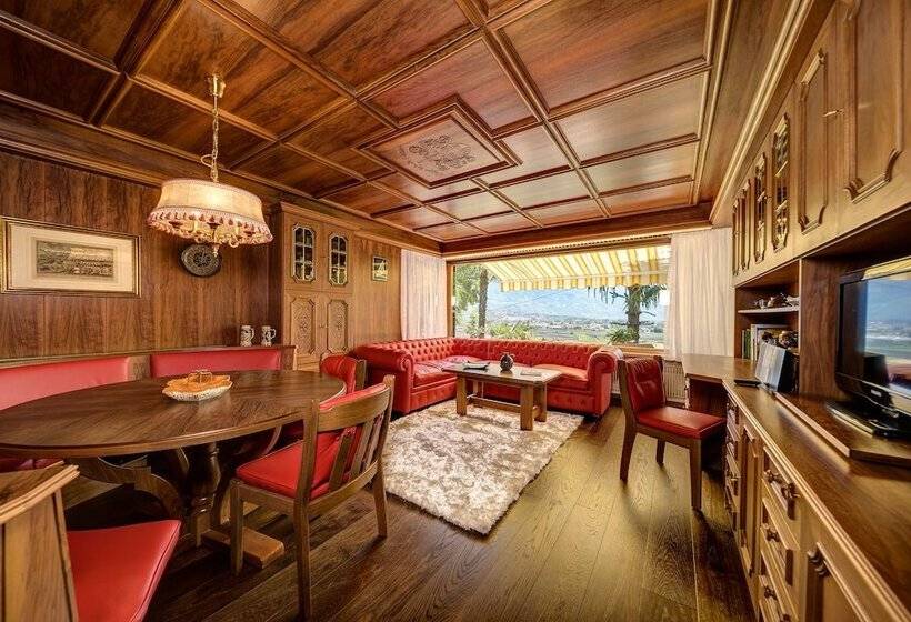 스위트, Ruster Resort