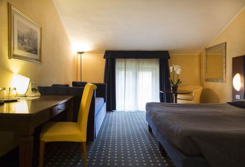 标准三人间, Villa Maria