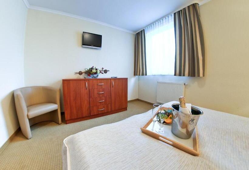 דירת חדר, Arena Hotel Spa & Wellness