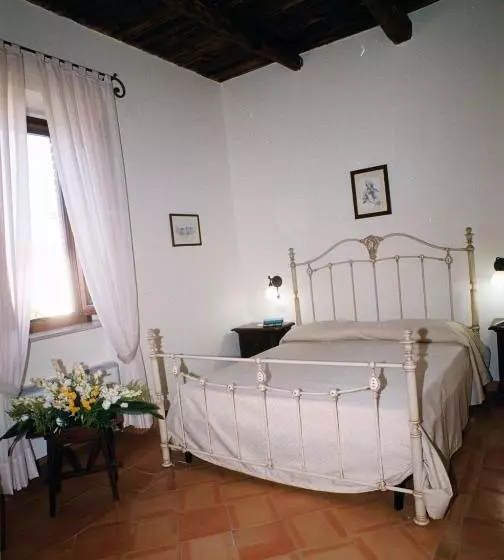 اتاق استاندارد چهار تخته, Casale 900