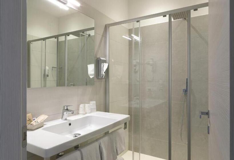 Семейный Номер, Eco Hotel Benacus