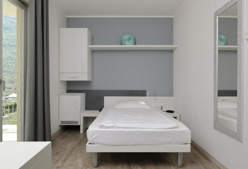 اتاق استاندارد یک تخته با بالکن, Eco Hotel Benacus