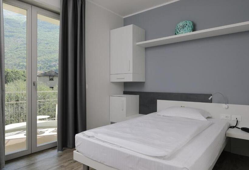 اتاق استاندارد یک تخته با بالکن, Eco Hotel Benacus