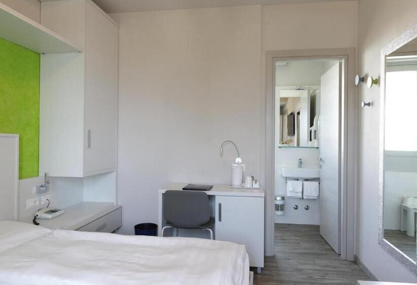 اتاق عادی, Eco Hotel Benacus