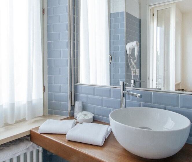 스탠다드 싱글 룸, Aganoor