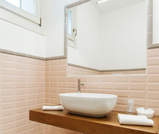 스탠다드 룸, Aganoor