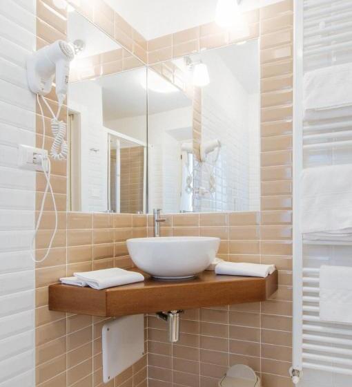 4인용 스탠다드 룸, Aganoor