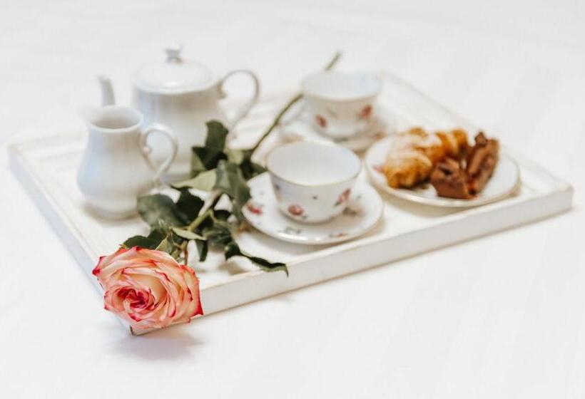 스탠다드 트리플 룸, Aganoor