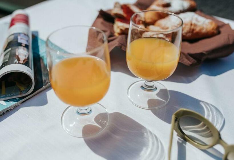 غرفة قياسية مزوَّدة بشُرفة, Argentina