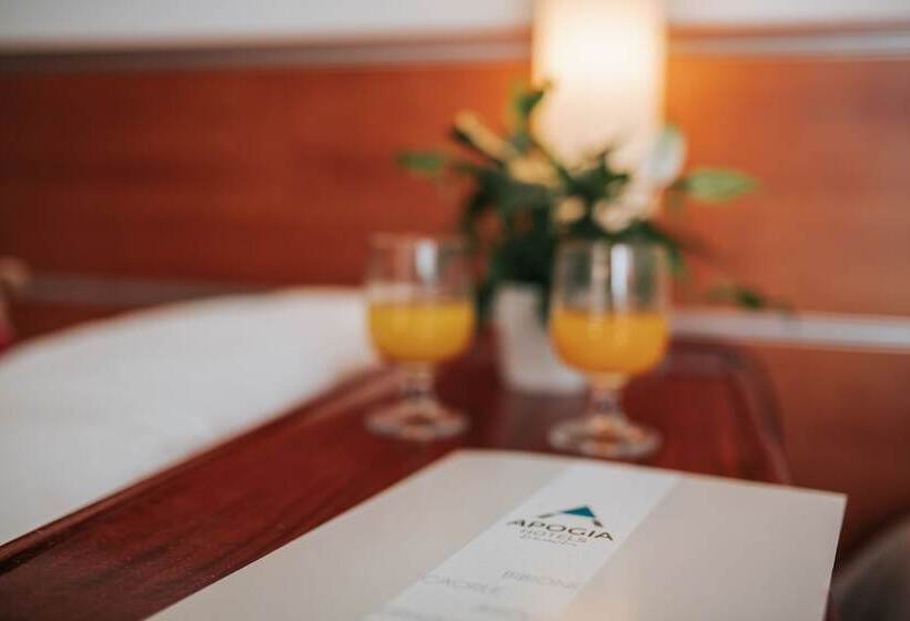 غرفة قياسية ثلاثية مزودة بشرفة, Argentina