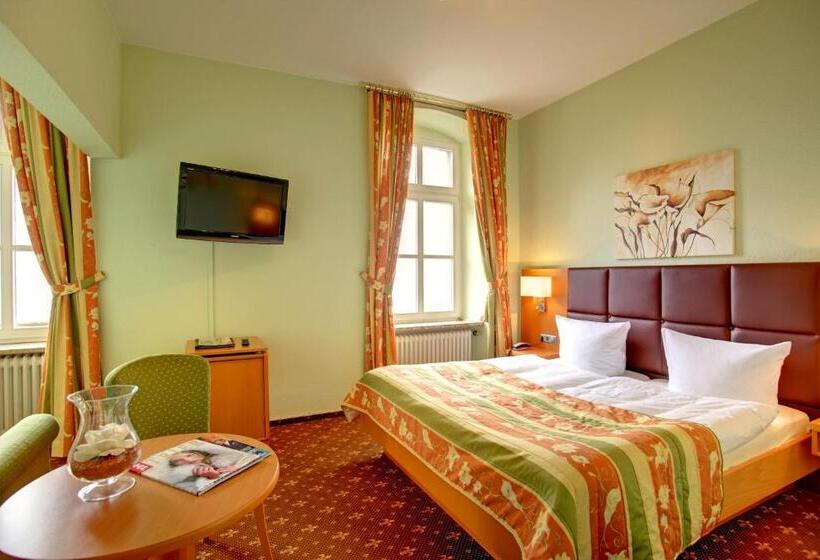 اتاق استاندارد سه نفره, Berghotel Kockelsberg