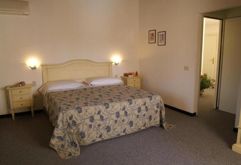 חדר סטנדרט לשלושה, Calzaiolo