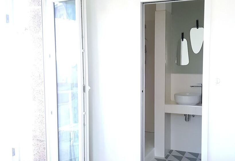 اتاق پرمیوم با چشمانداز دریا, De L Europe