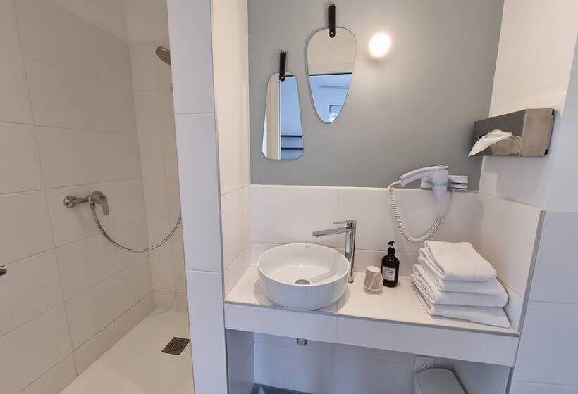 اتاق سوپریور با چشمانداز دریا, De L Europe